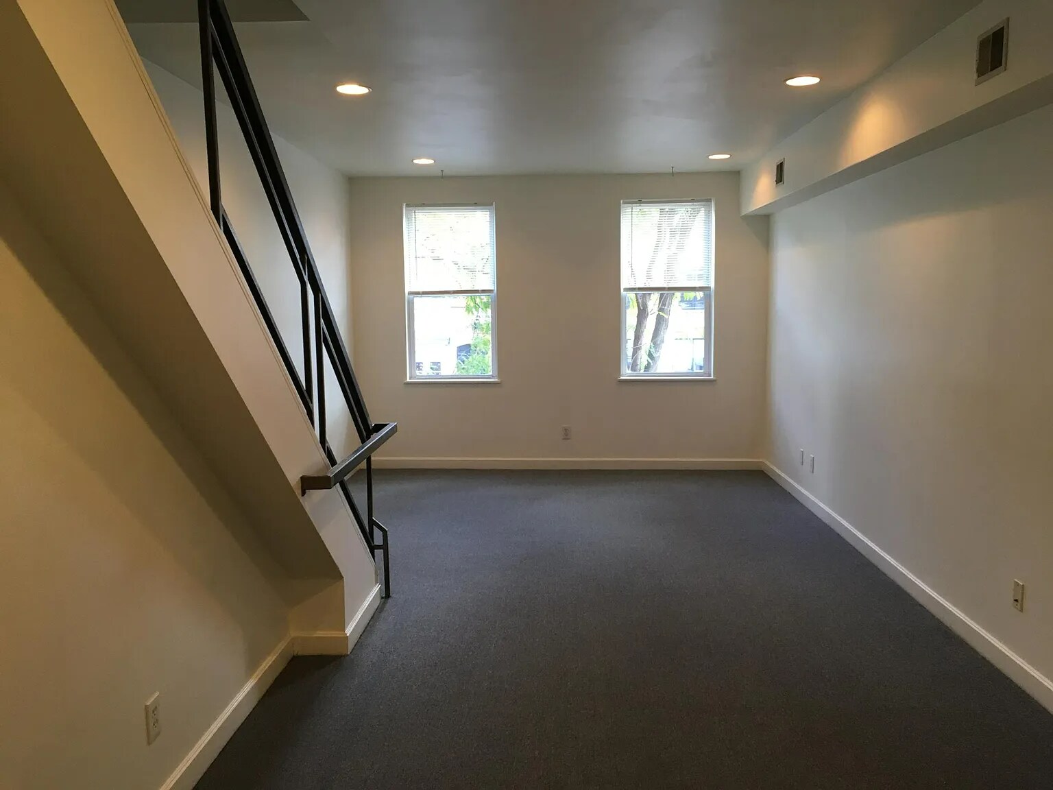 Building Photo - 702 N 2nd St