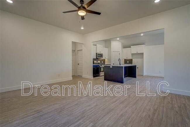 Building Photo - 138 Trimble Dr