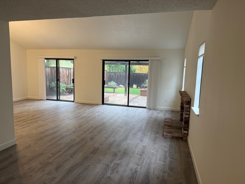 Building Photo - 60 Boulder Creek Ct