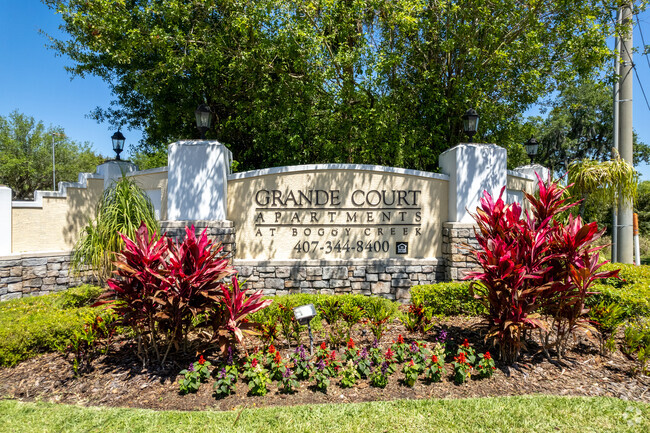 Building Photo - Grande Court Boggy Creek