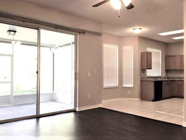 Building Photo - 932 Jade Forest Ave