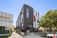 Building Photo - 140 S Gramercy Pl