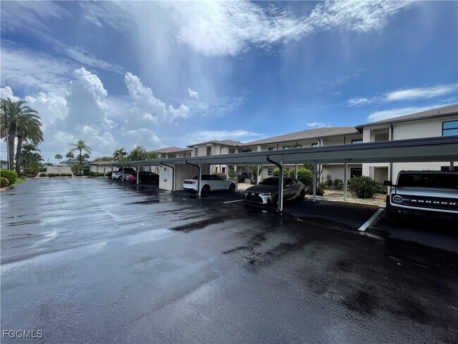 Building Photo - 4525 Country Club Blvd