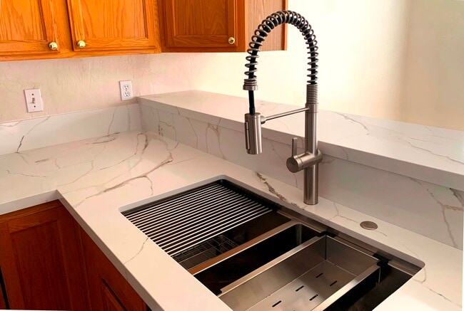 Building Photo - 519 W Douglas Ave