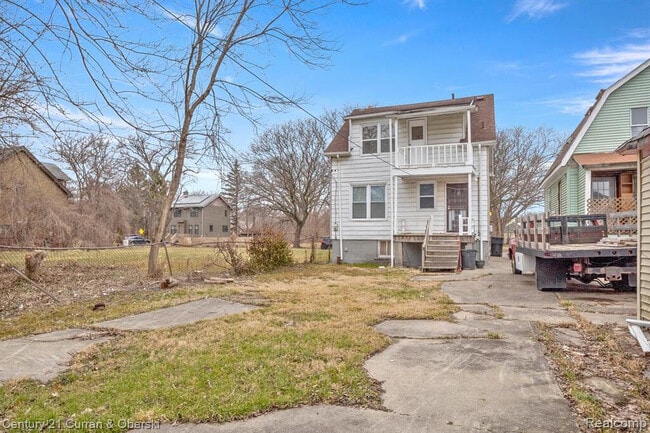 Building Photo - 415 Manistique St