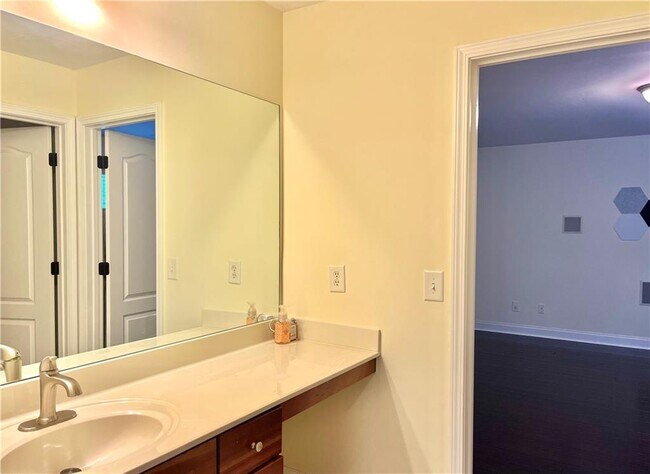 Building Photo - 440 Highgate Dr
