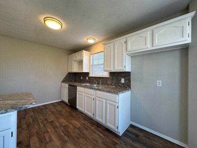 Building Photo - 1707 Plumbark Dr