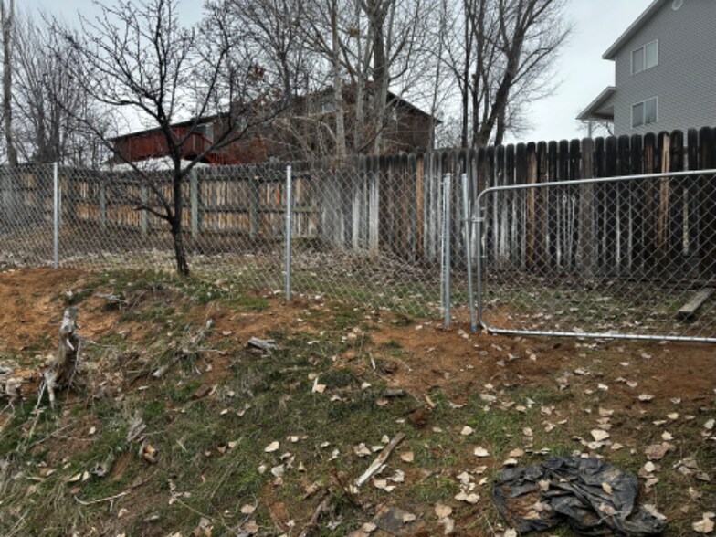 Building Photo - 3306 N Fairfield Rd