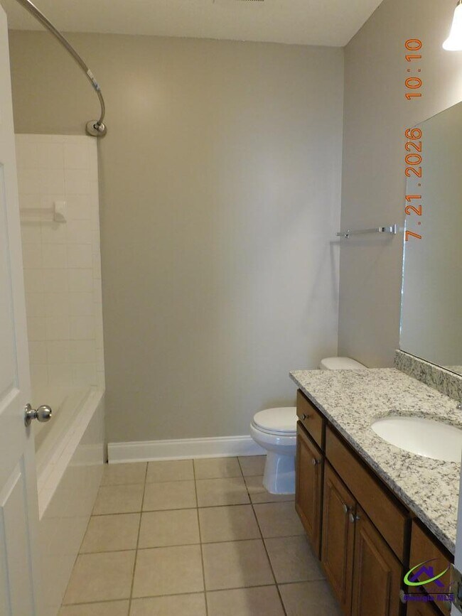 Building Photo - 506 Club Villa Court