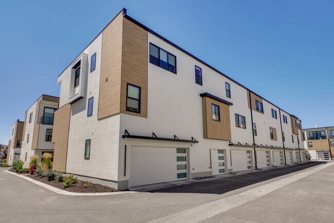 Building Photo - 4164 S Sugaree Ln
