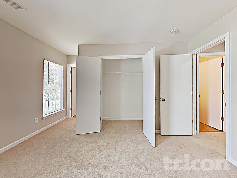 Building Photo - 8927 McAdam Way