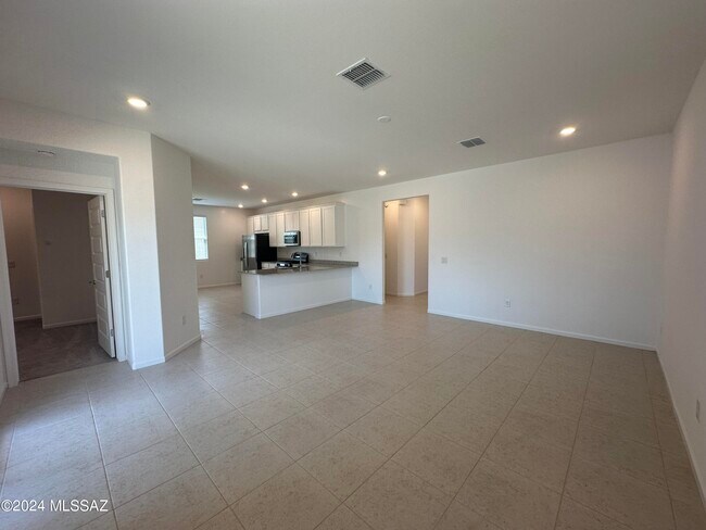 Building Photo - 10467 W Washburn St