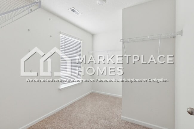 Building Photo - 216 Belle court