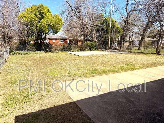 Building Photo - 3025 NW 67th St