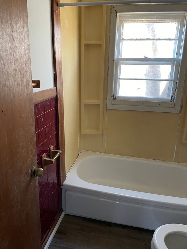 Primary Photo - 2 BEDROOM 1 BATHROOM HOUSE FOR RENT