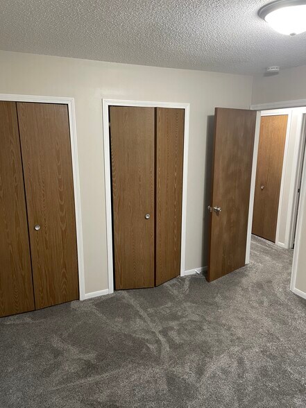 Building Photo - 714 Park Ave