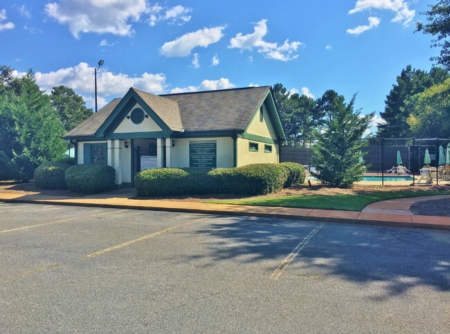 Building Photo - 49 Montrose Ln