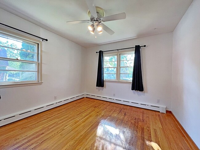 Building Photo - *LEASE SPECIAL* Updated 2+ bedroom by the ...