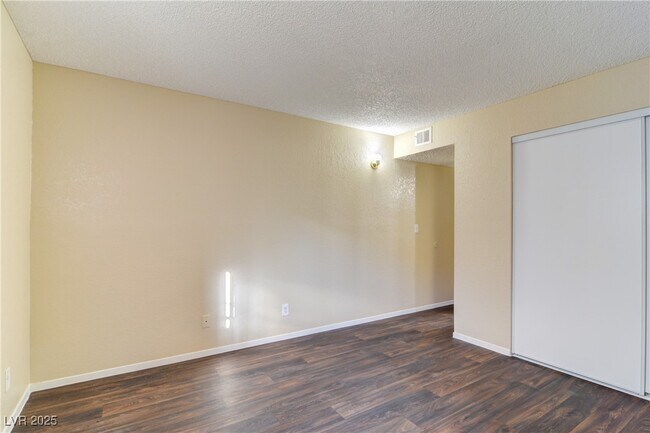 Building Photo - 2100 Venus Ave