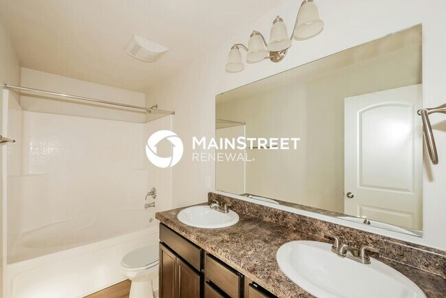 Building Photo - 3 Bedroom Pet-Friendly Home in GREENFIELD,...