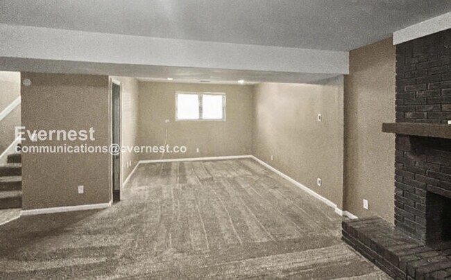 Building Photo - 3 Bed/2 Bath Home with Garage / Pet-Friendly / Vouchers Accepted / Available Now!