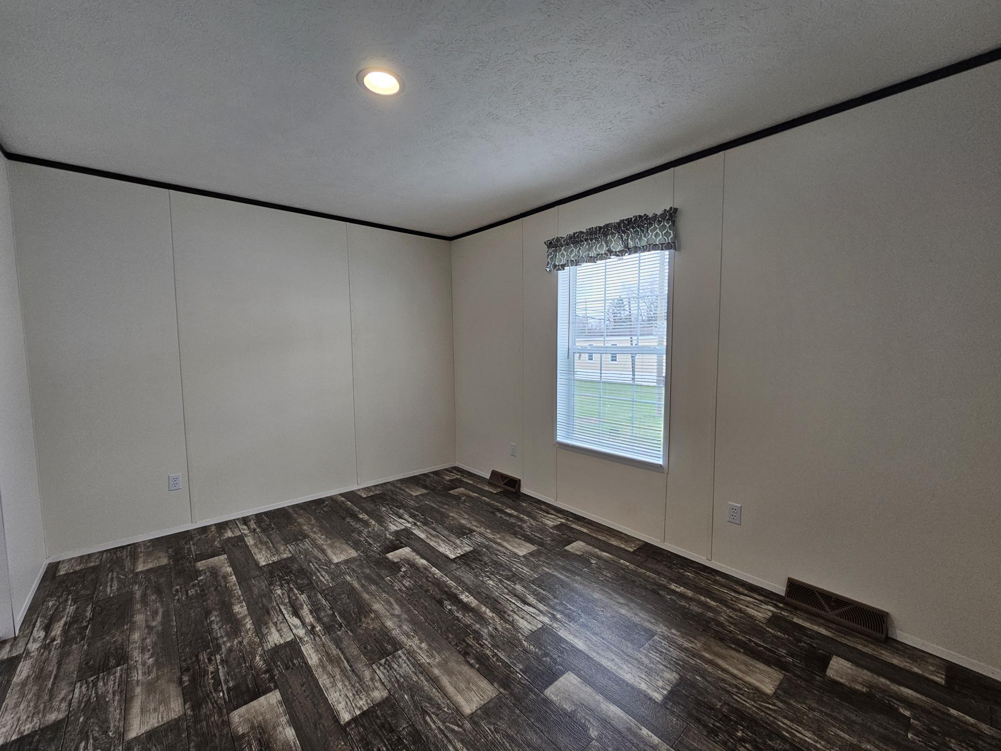 Building Photo - 6 Daisy Ln