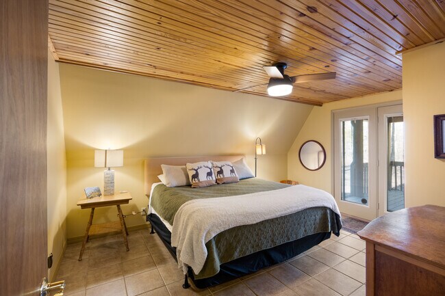 Building Photo - 22 Yeager Dr