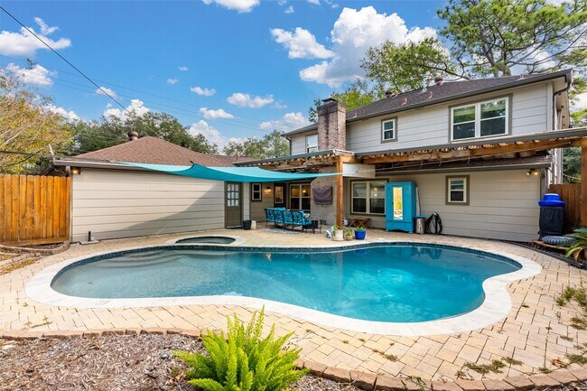 Building Photo - 14602 Oak Bend Dr