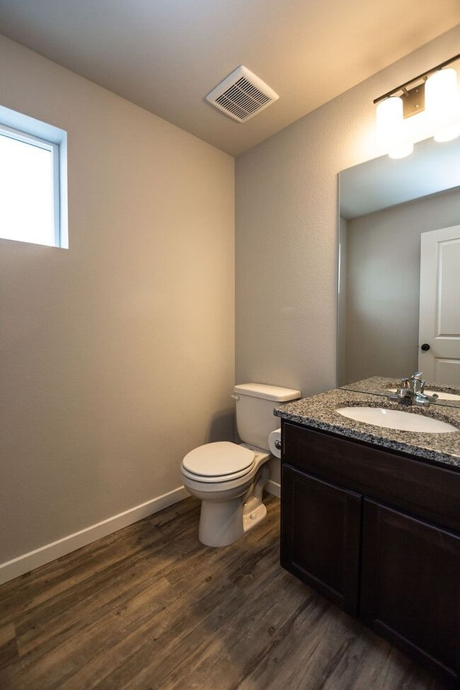 Building Photo - Beautiful Home in Mosaic Neighborhood