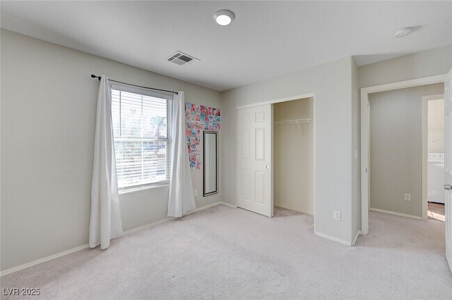 Building Photo - 2586 Begonia Valley Ave