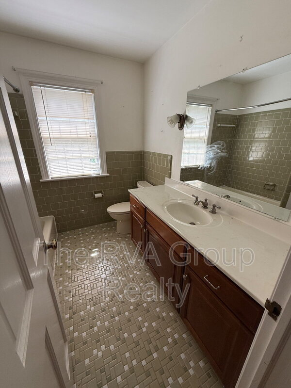 Building Photo - 10075 Aragon Dr