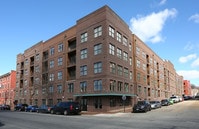 Building Photo - The Edge Apartments