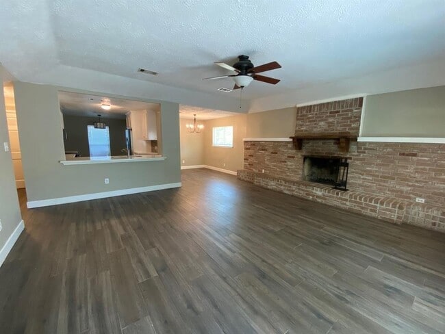 Building Photo - 29022 Cherrywood Ln