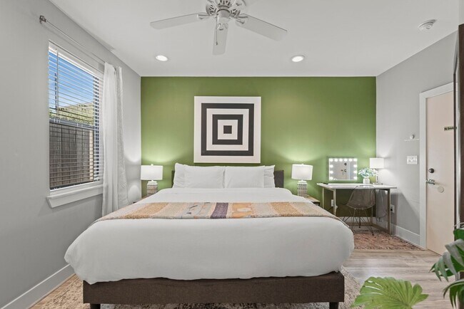 Building Photo - 2119 Hadley St