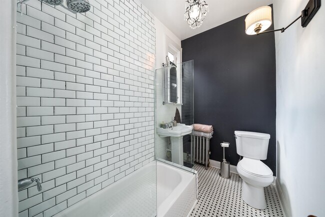 Building Photo - 27 Thorne St