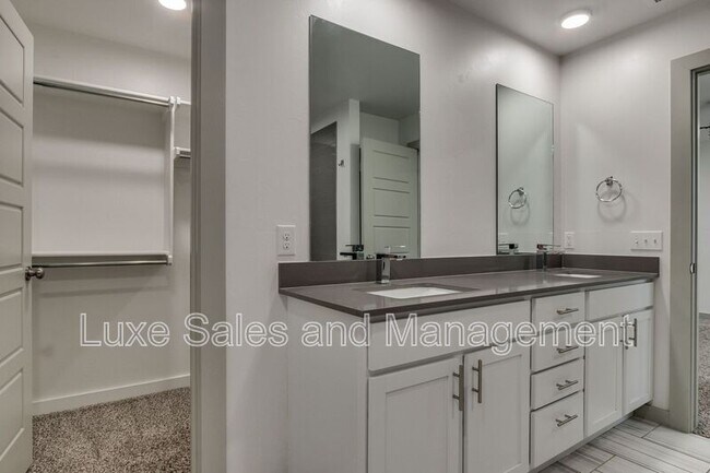 Building Photo - 7907 NW 135th Terrace