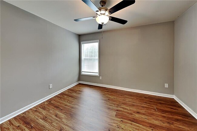 Building Photo - 6430 Queensdale Dr