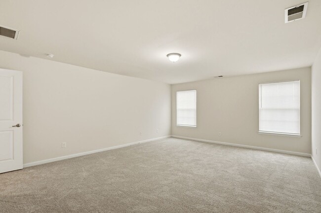 Building Photo - Move-In Ready Gem Near UNCC with Fresh Updates