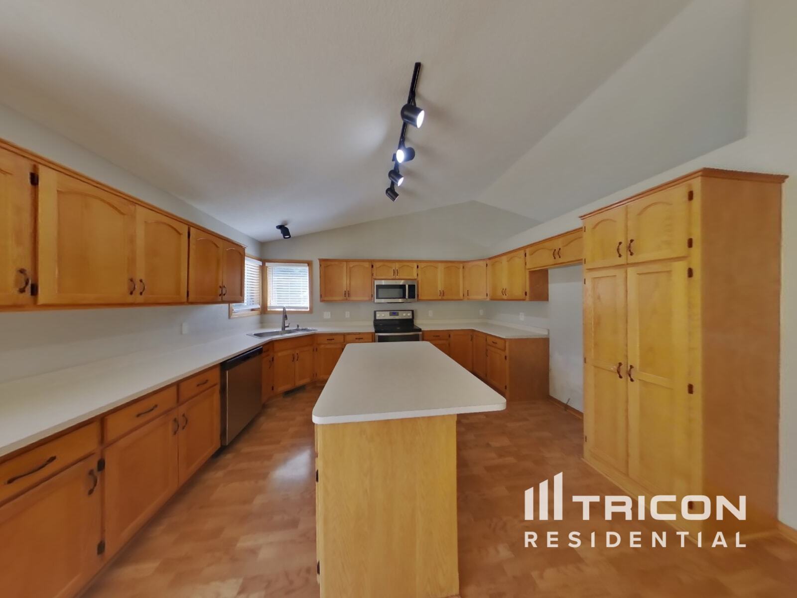 Building Photo - 2739 Zumbrota Cir NE