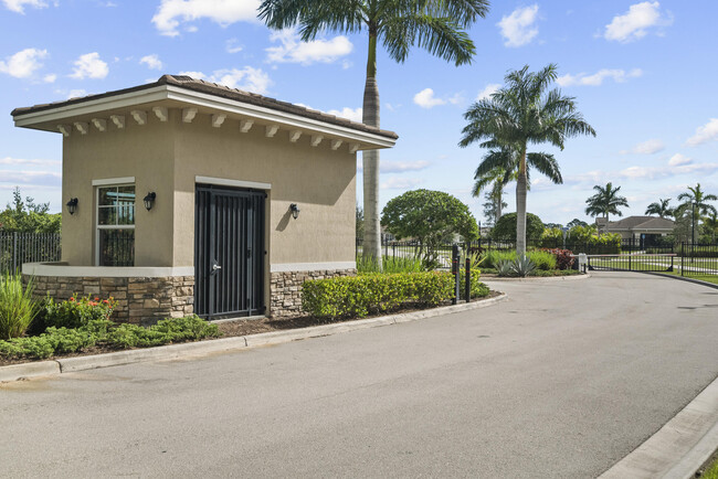 Building Photo - 4491 NW Oakleaf Ct