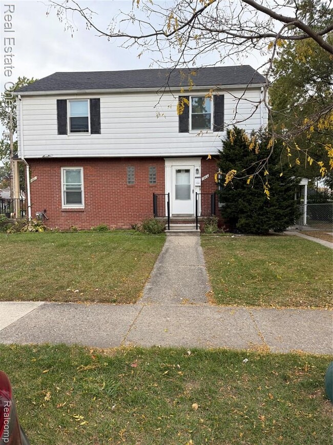 Building Photo - 1601 E 4th St