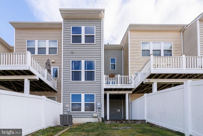 Building Photo - 42644 New Dawn Terrace