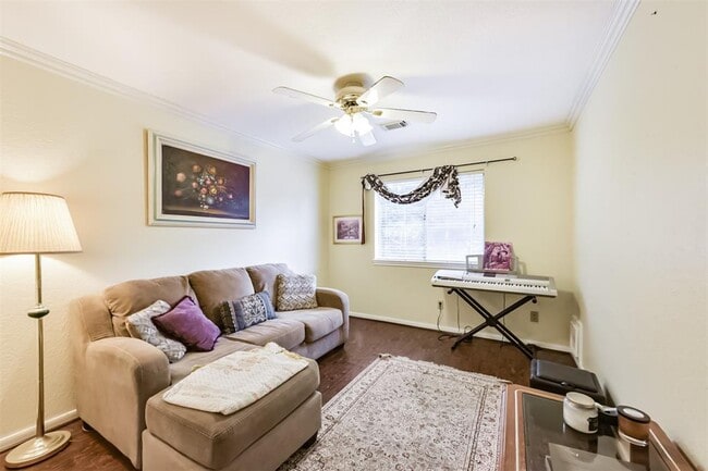 Building Photo - 1306 N Gabriel River Cir