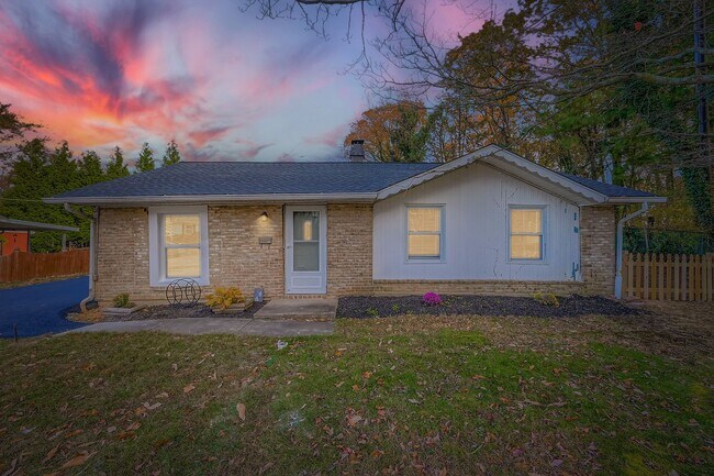 Primary Photo - 601 Boxelder Dr