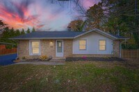 Building Photo - 601 Boxelder Dr