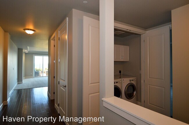 Building Photo - 1 br, 2 bath House - 5105 Grand Loop #109