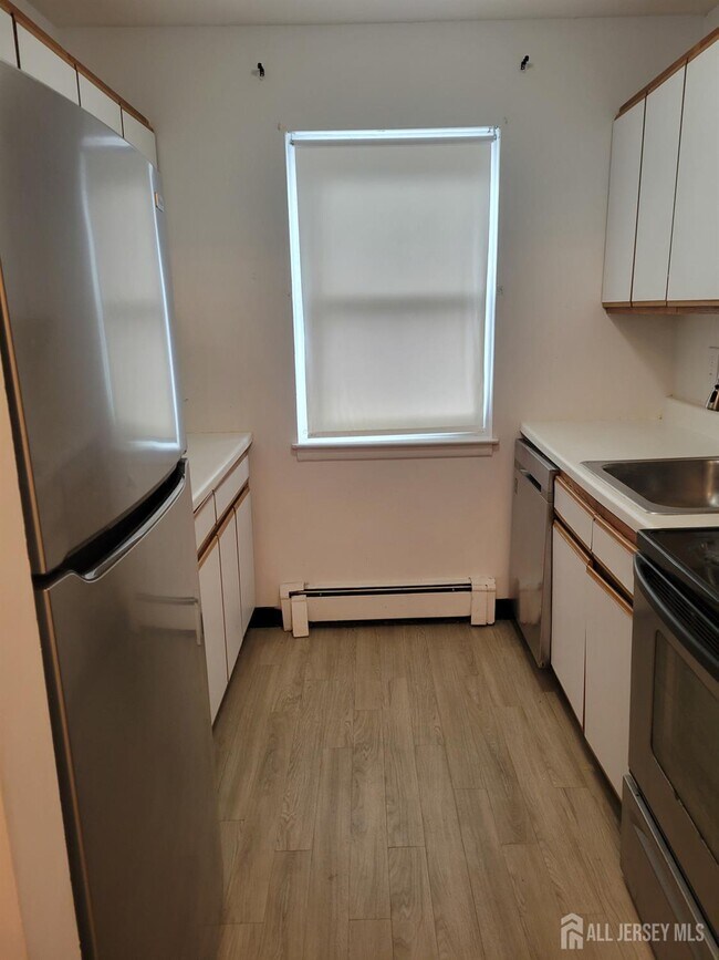 Building Photo - 289 Main St