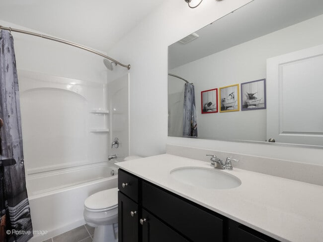 Building Photo - 1080 Bogart St