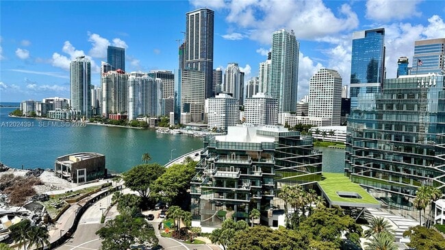 Building Photo - 520 Brickell Key Dr