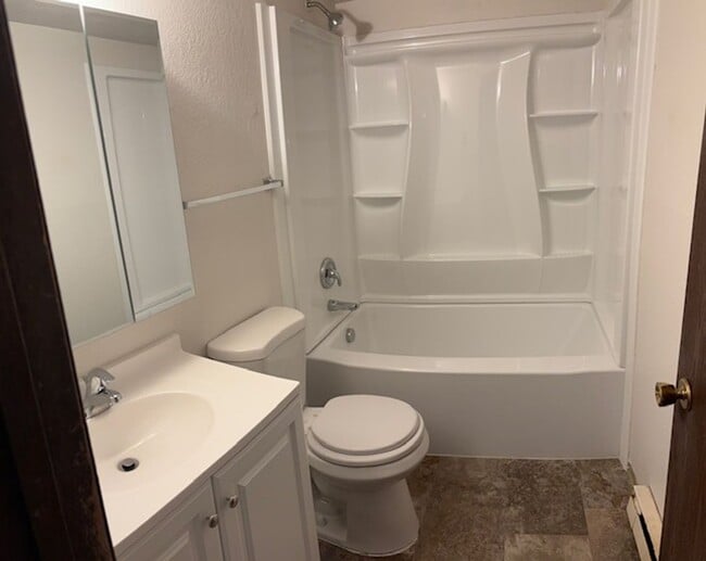 Interior Photo - 2090